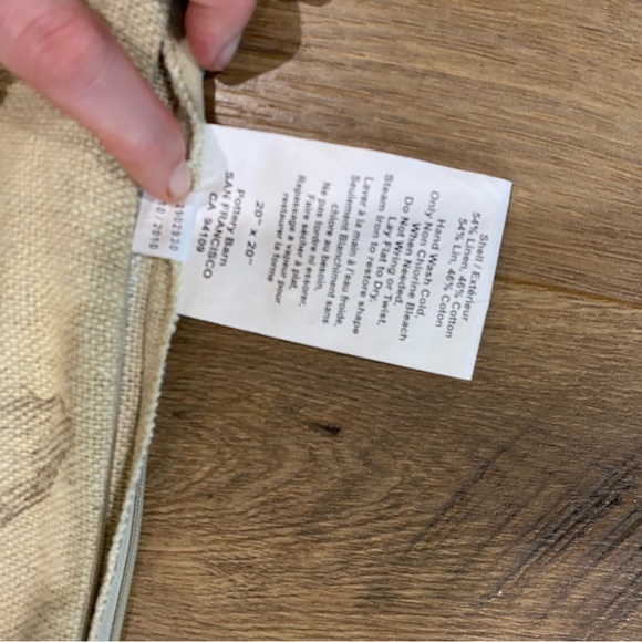 Pottery Barn || Linen Blend Magnolia Flower Pillow Covers 20" -Set - Picture 6 of 9